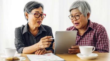 two women retirement planning